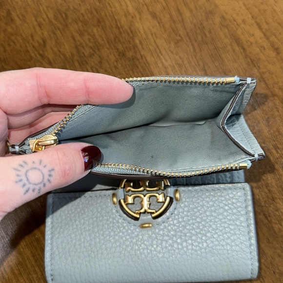 Tory Burch Miller Medium Flap Wallet - Picture 3 of 5